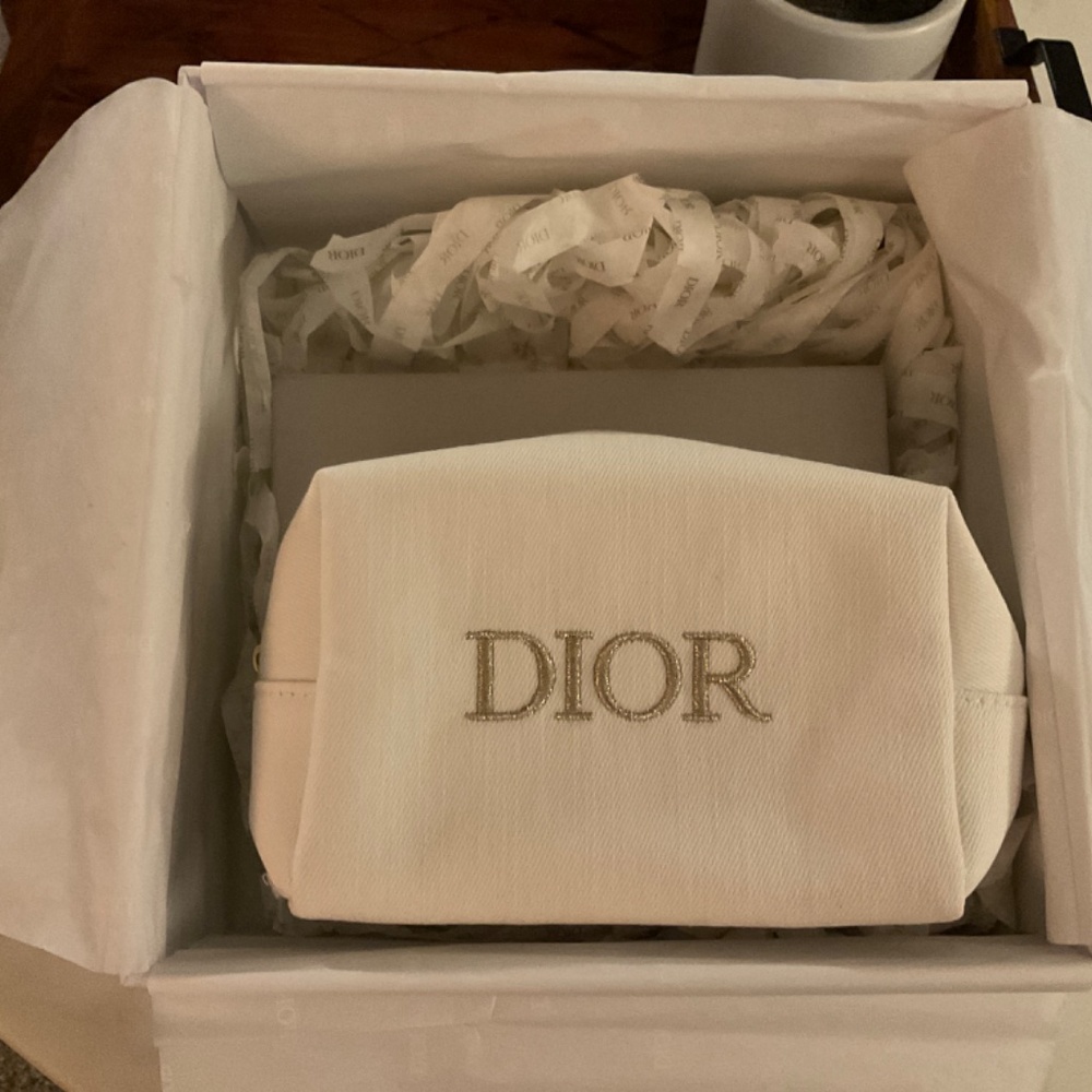 💛Custom Dior Goodie Box💛 - Picture 5 of 9